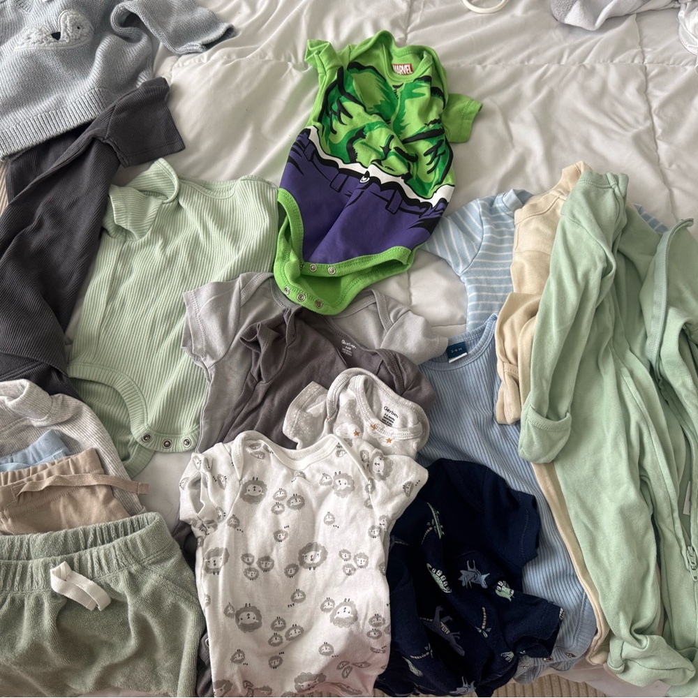 40+ pieces 3-6 month old baby clothes